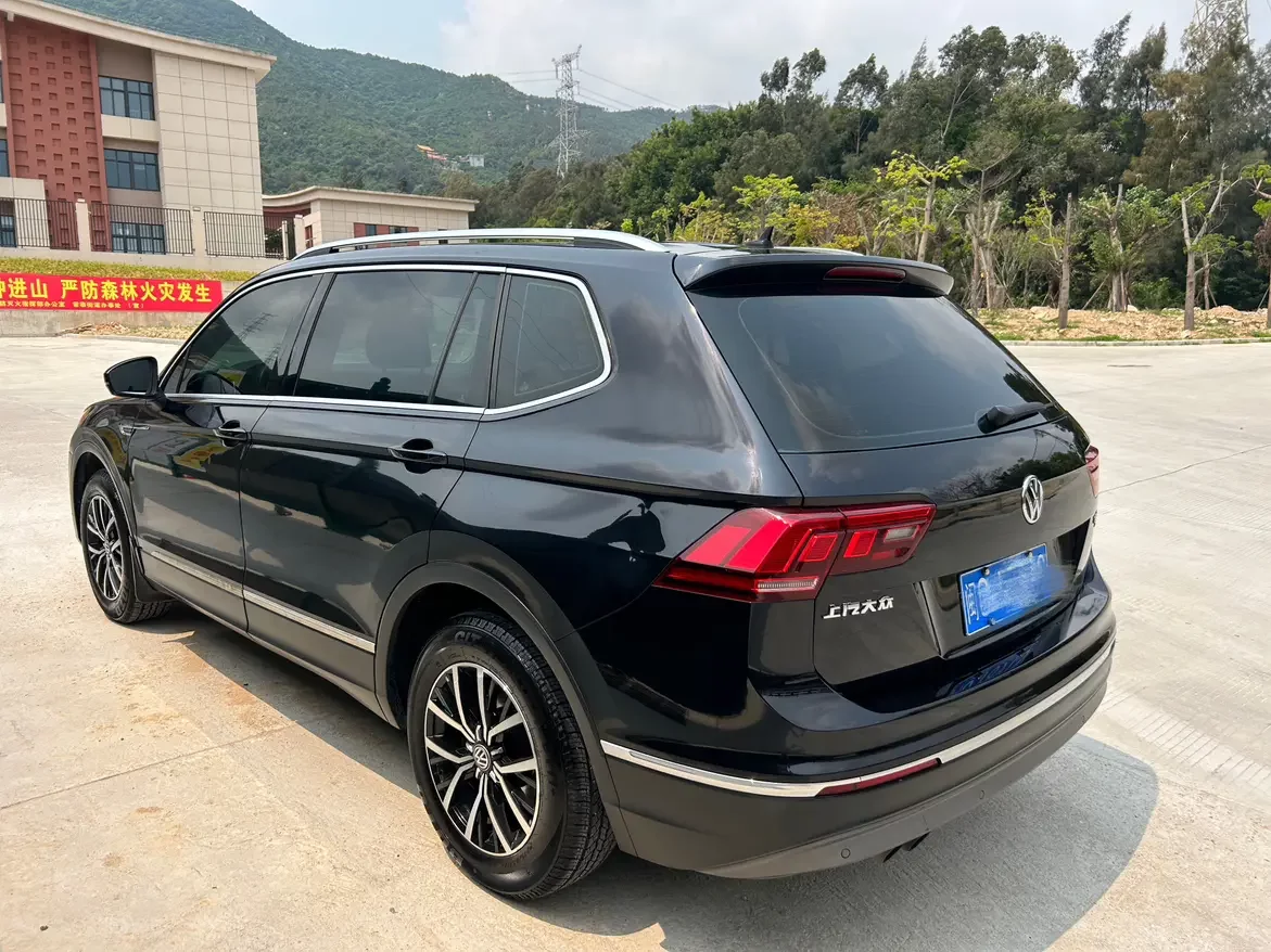 Volkswagen Tiguan L