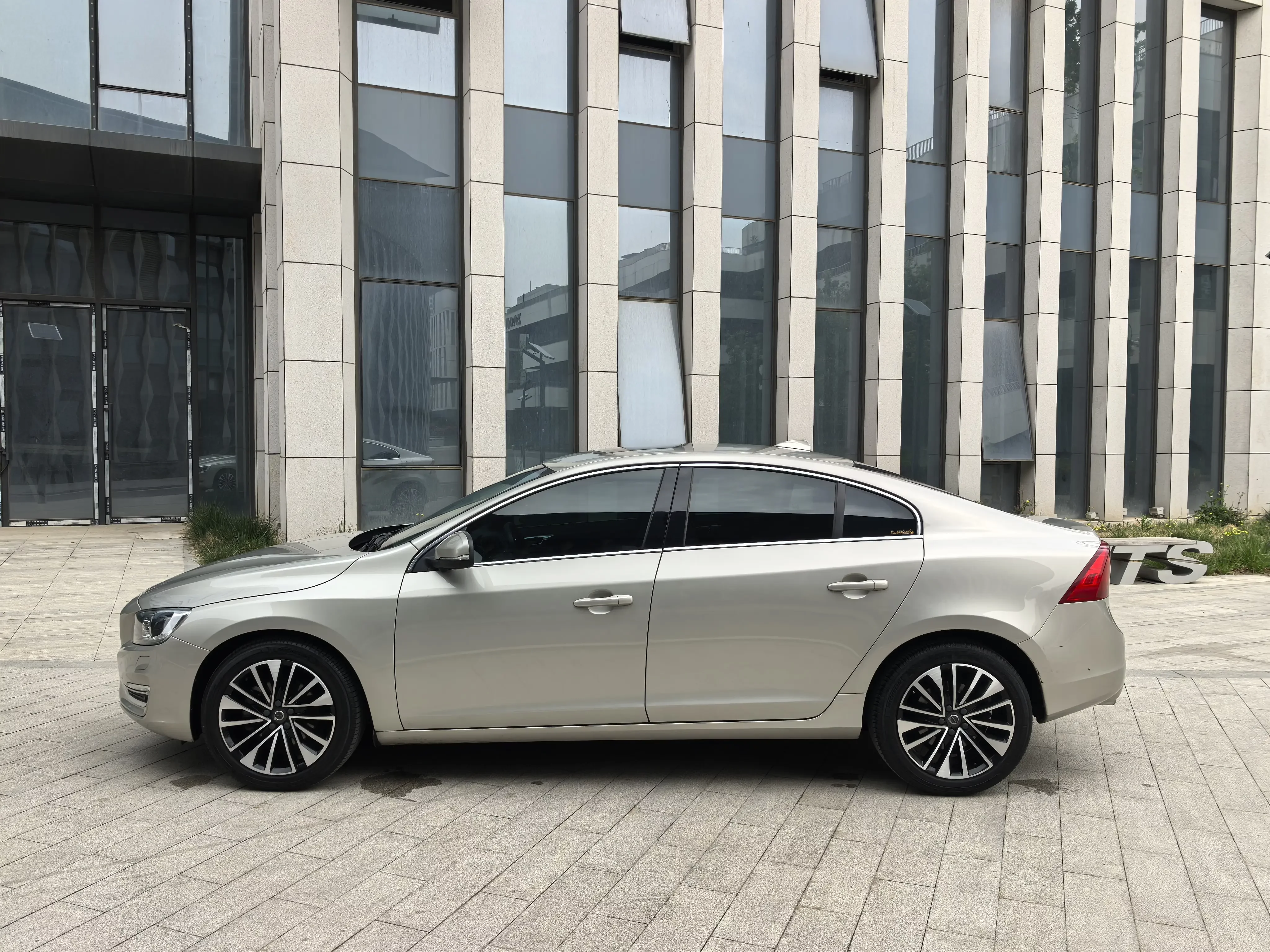 Volvo S60