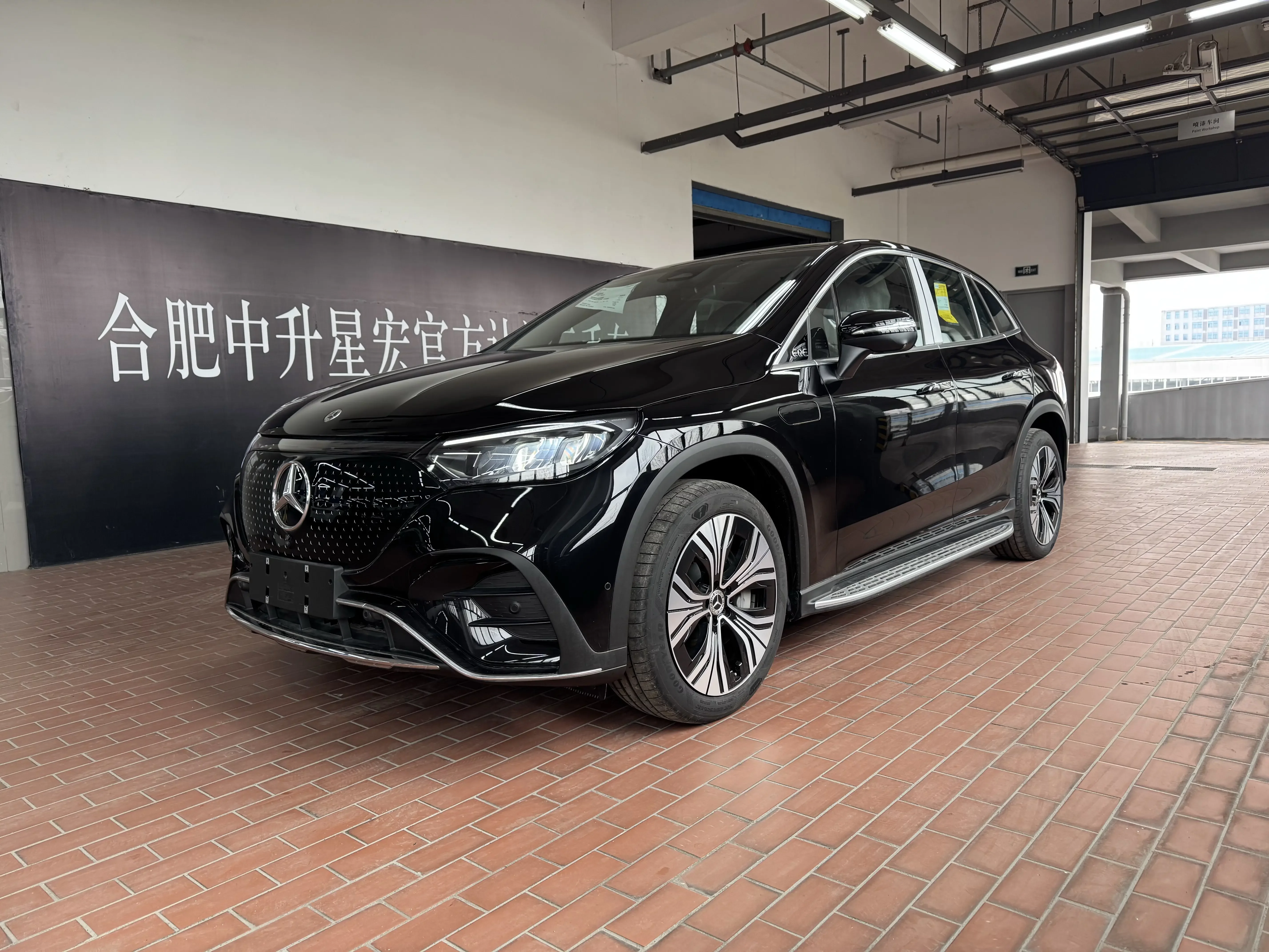 Mercedes-Benz EQE SUV