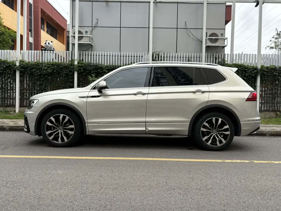 Volkswagen Tiguan L