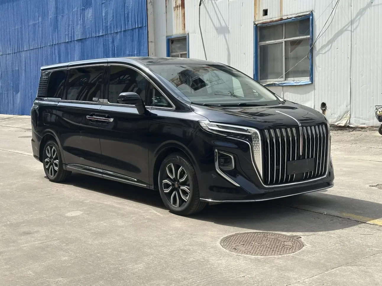 Hongqi HQ9