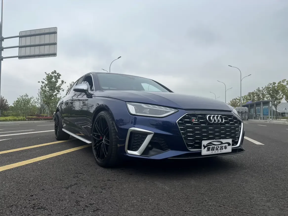 Audi S4