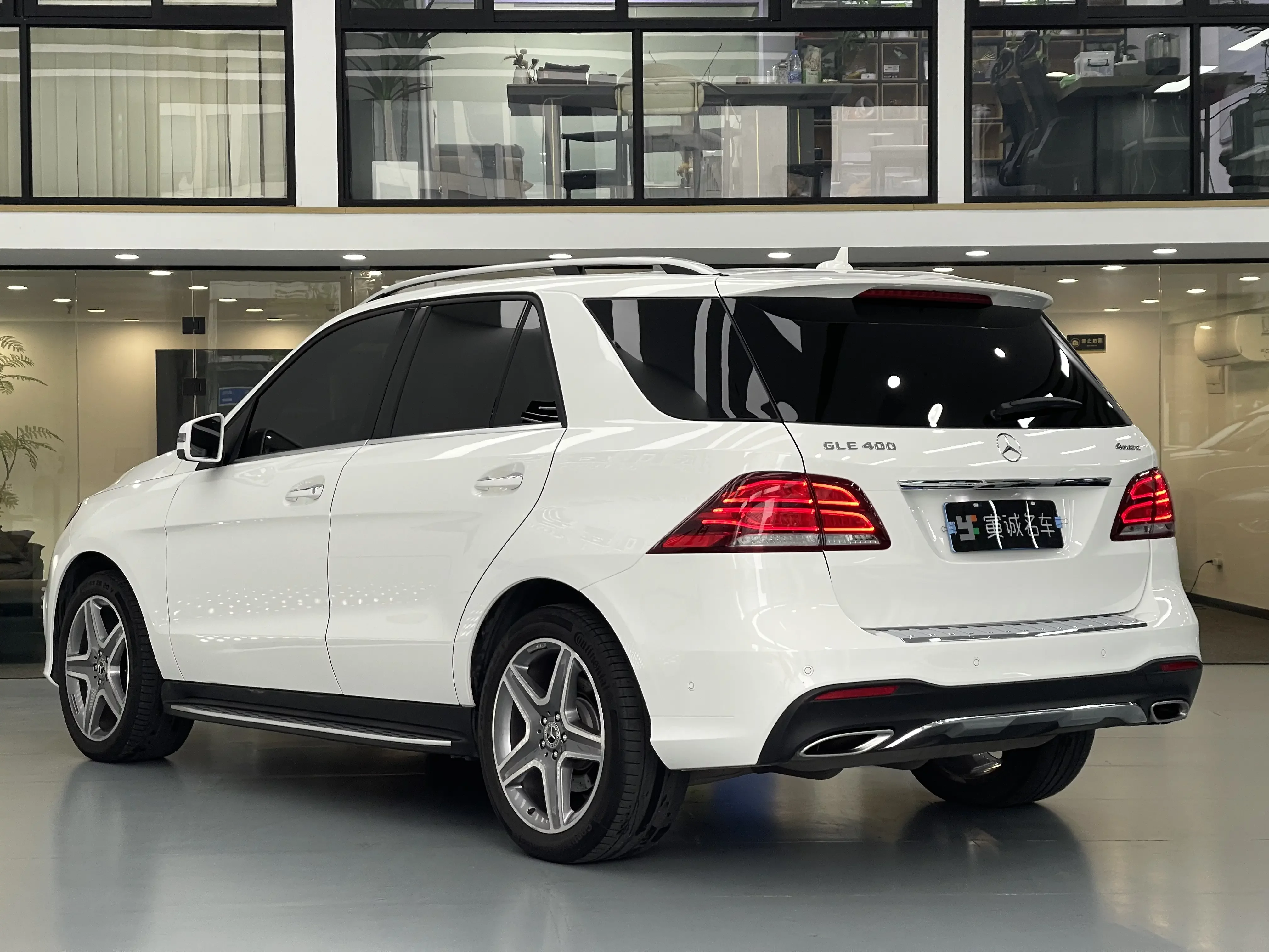 Mercedes-Benz GLE (Imported)
