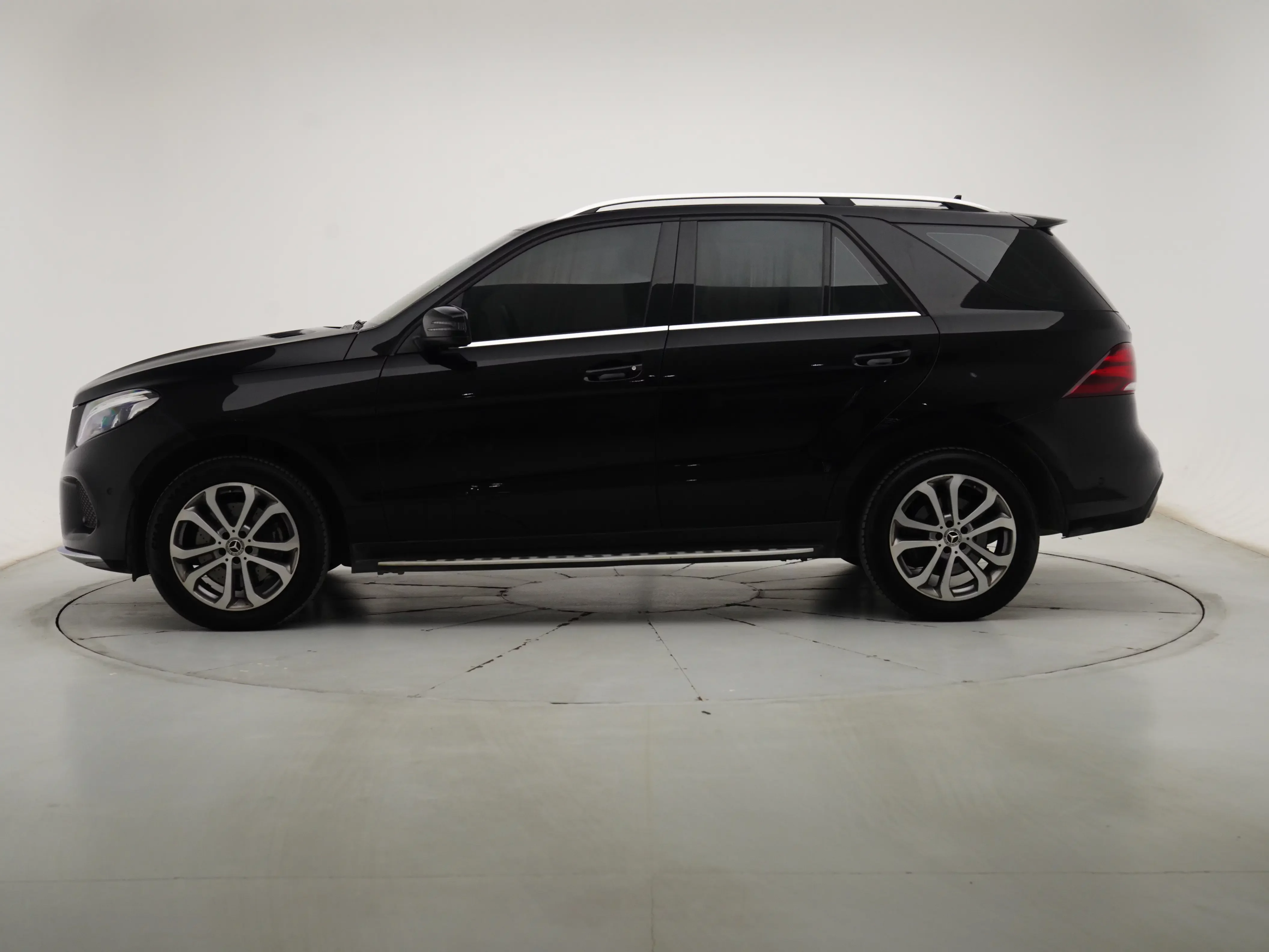 Mercedes-Benz GLE (Imported)