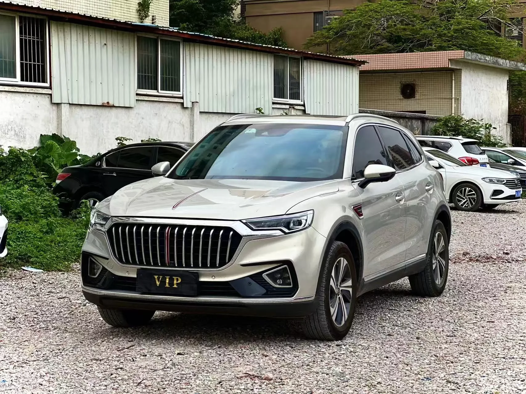 Hongqi HS5