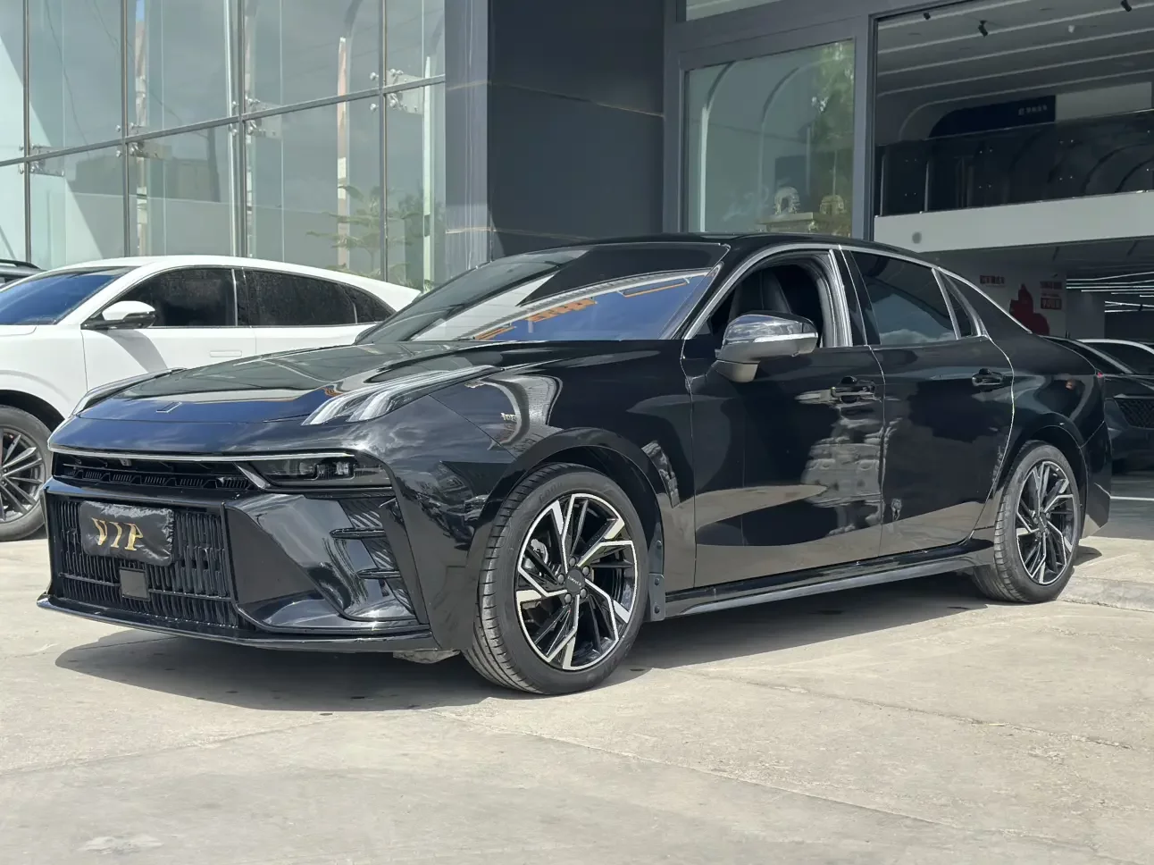 Lynk & Co 03