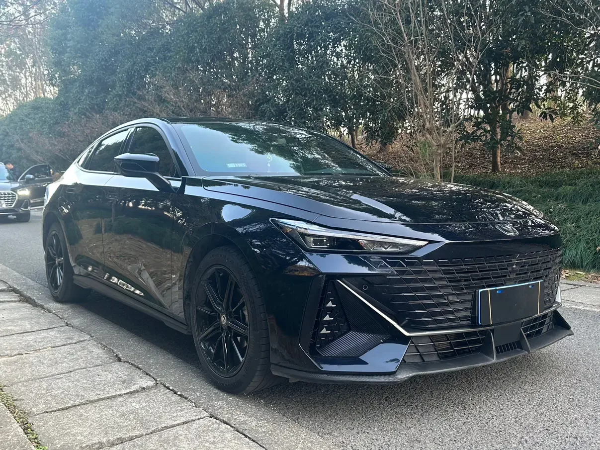 Changan UNI-V