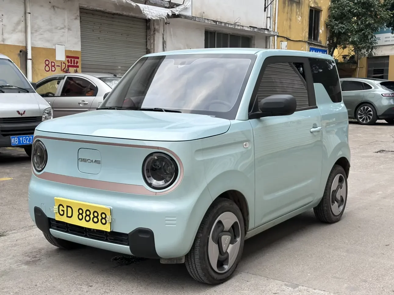 Geely panda