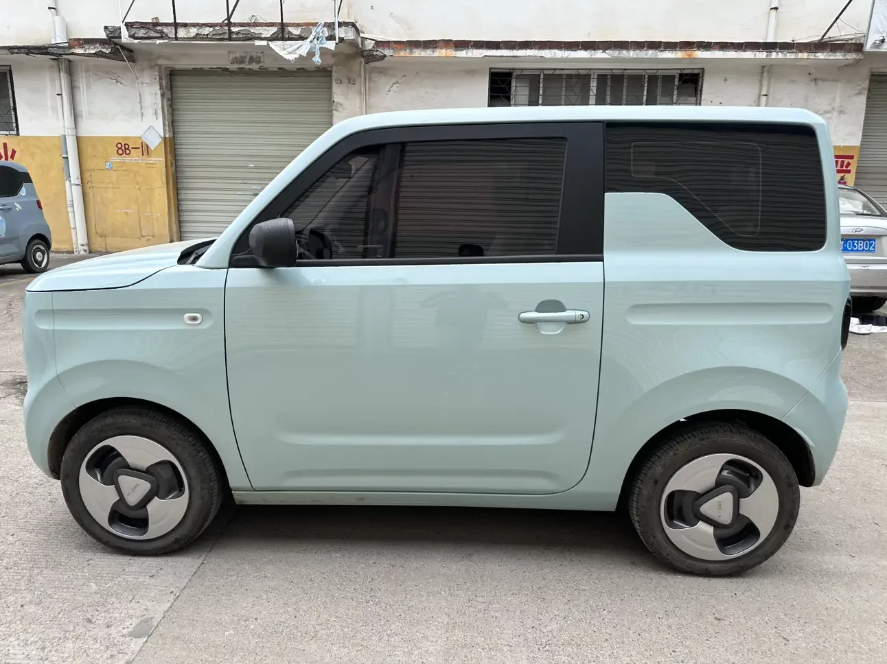 Geely panda