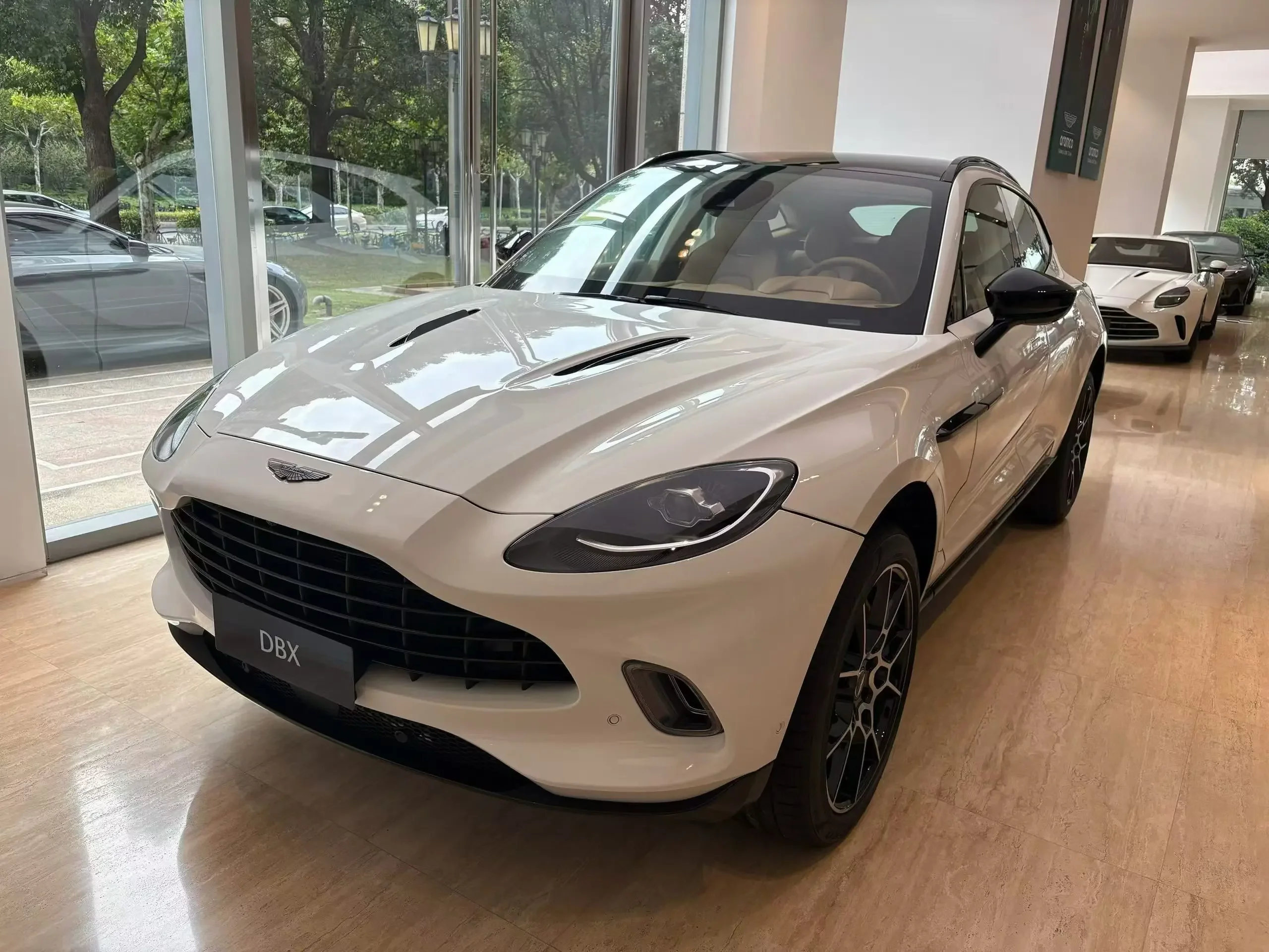 Aston Martin DBX