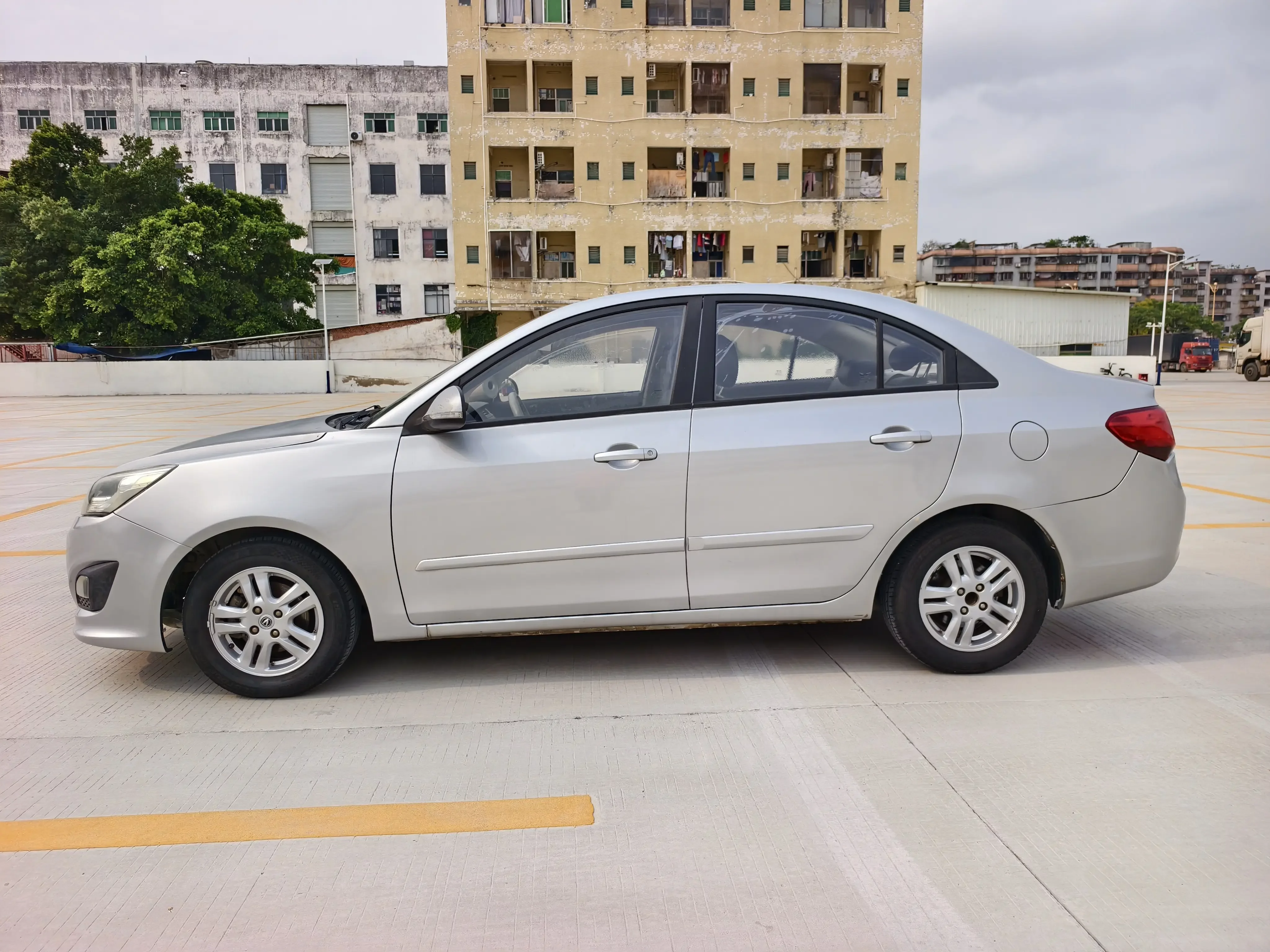 Changan Yuexiang V5
