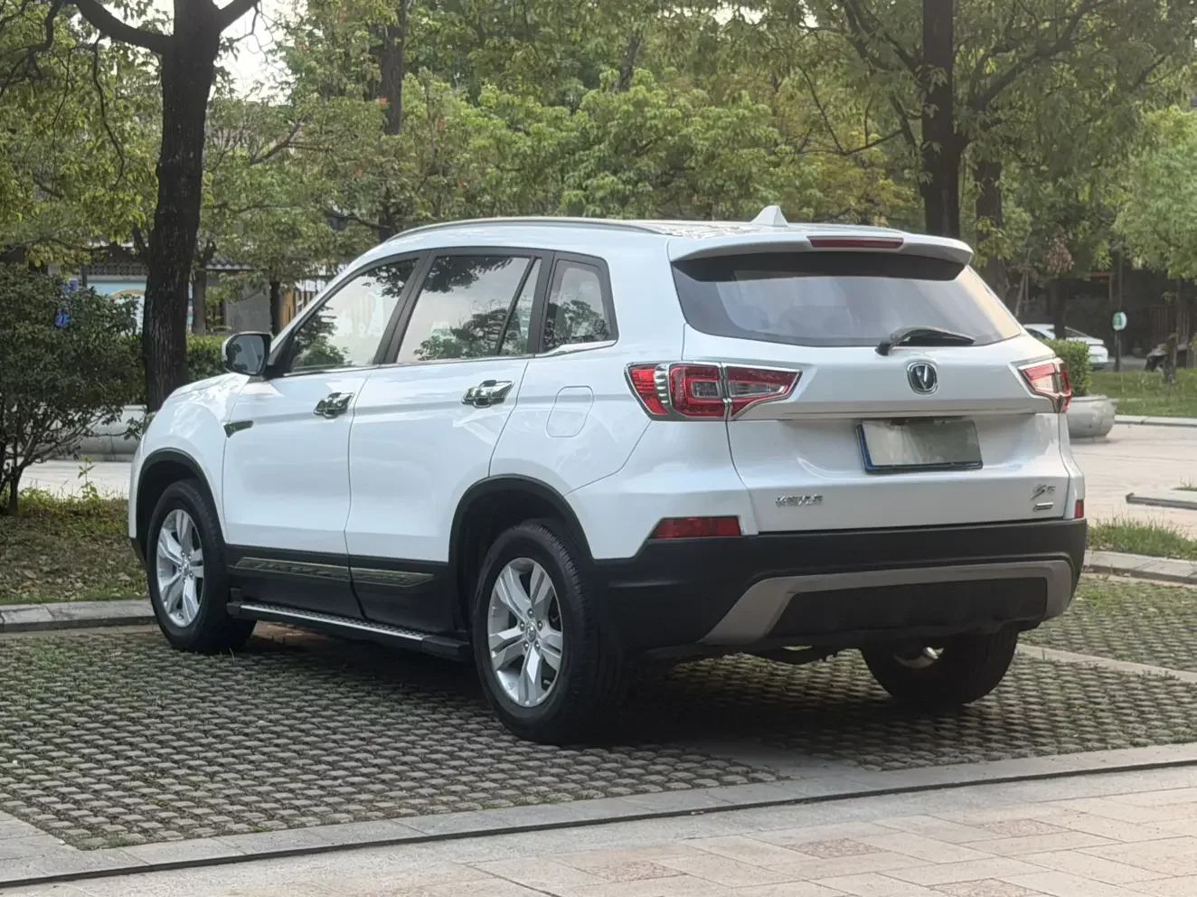 Changan CS75