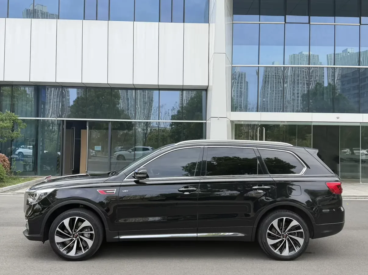 Hongqi HS7