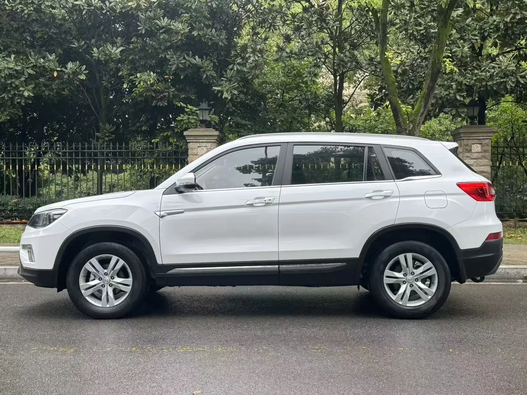 Changan CS75