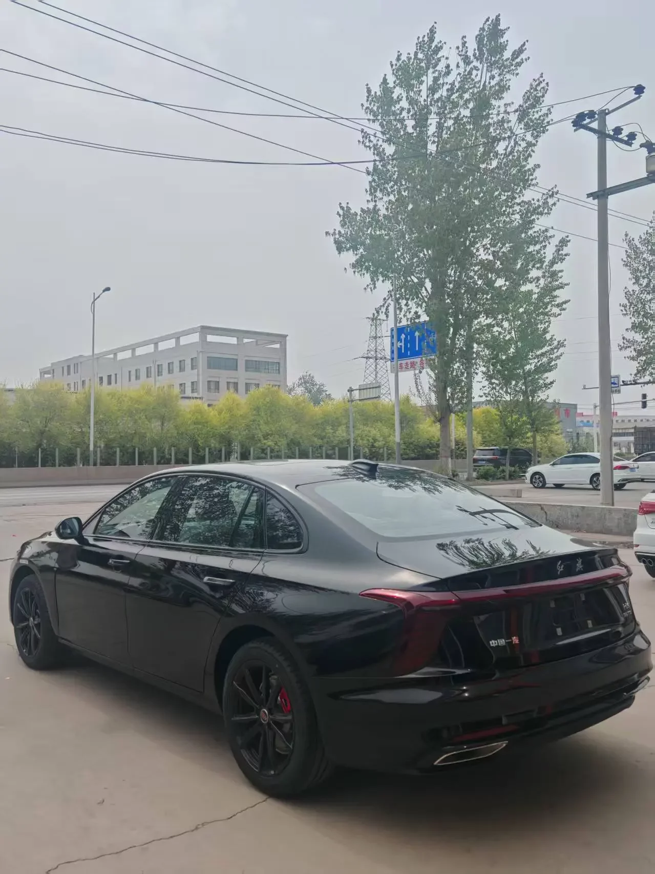 Hongqi H5