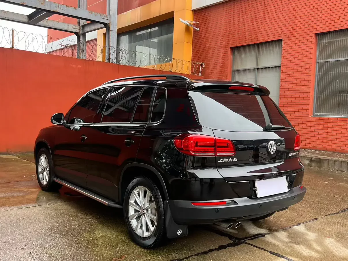 Volkswagen Tiguan (Tharu)