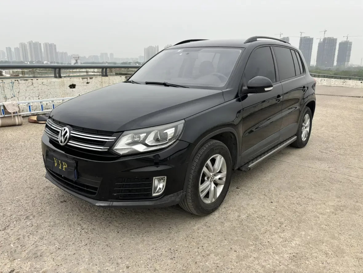 Volkswagen Tiguan (Tharu)