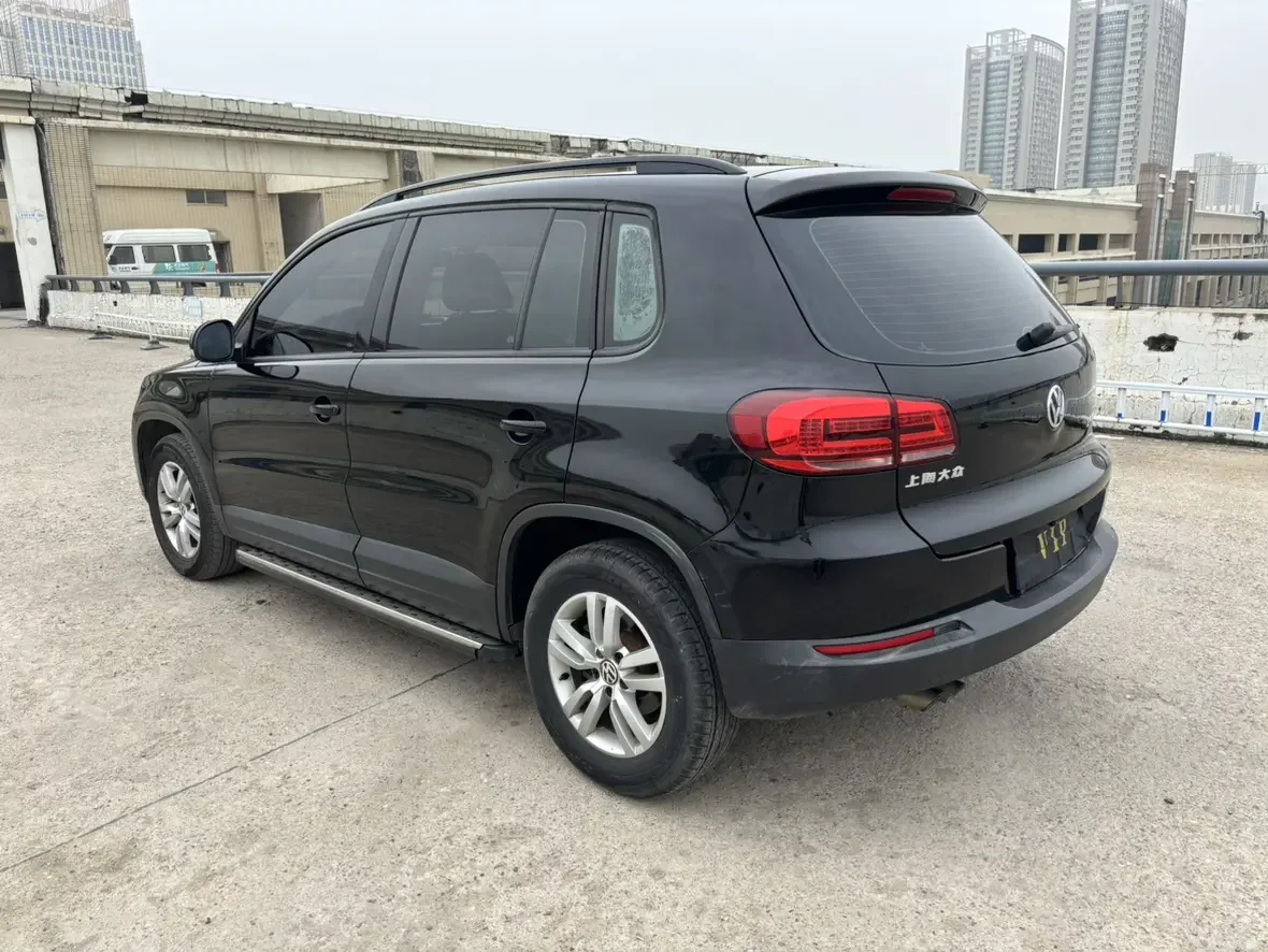 Volkswagen Tiguan (Tharu)
