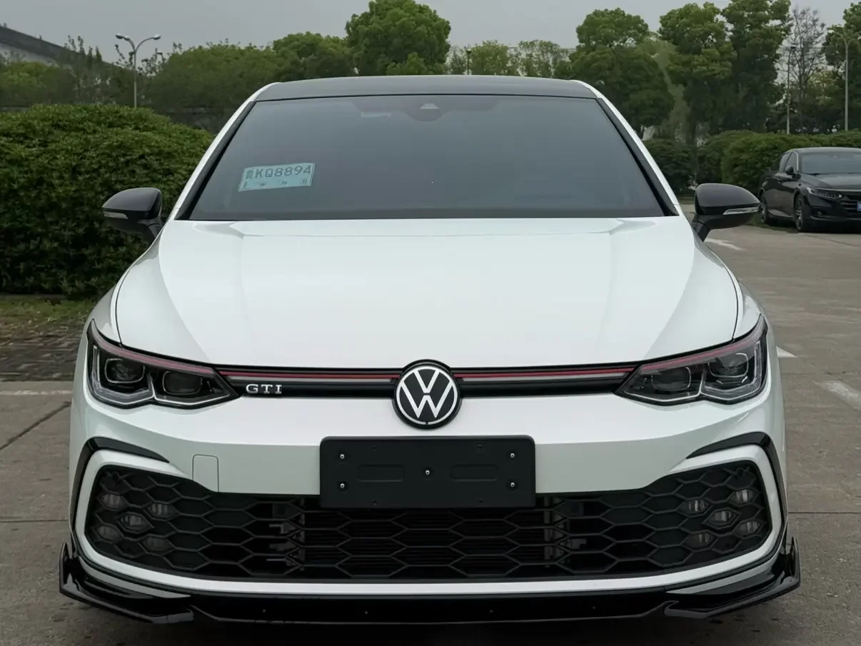 Volkswagen Golf GTI