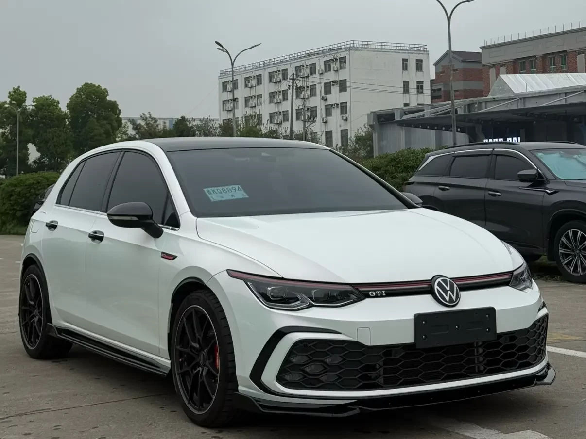 Volkswagen Golf GTI