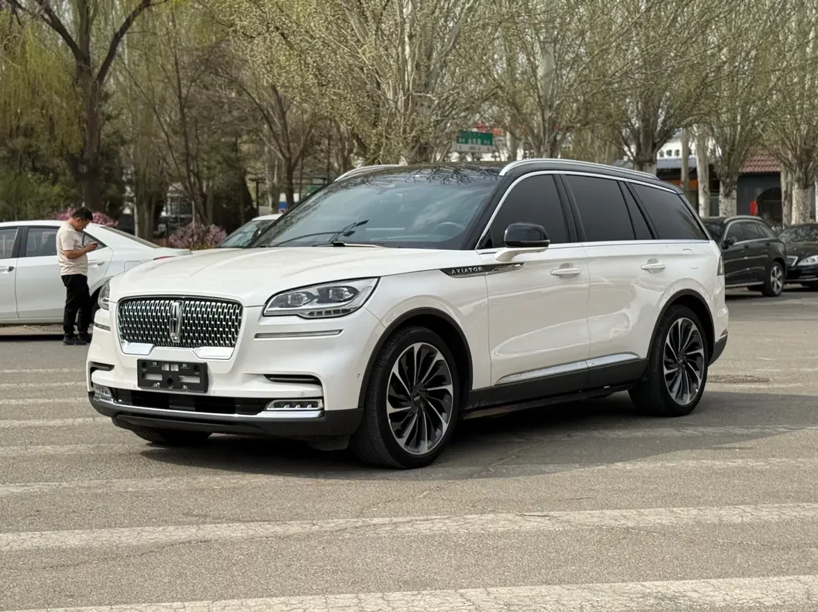 Lincoln aviator