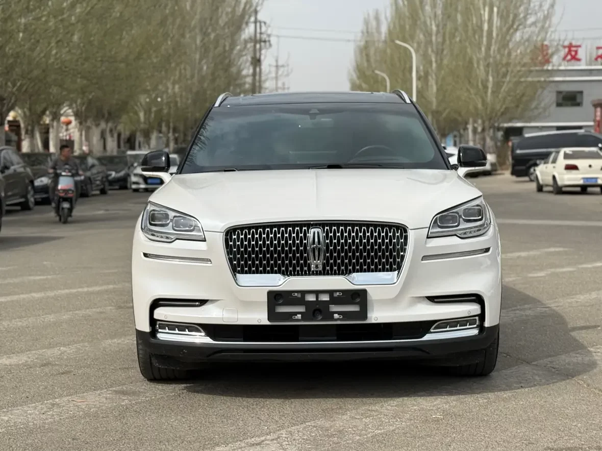 Lincoln aviator