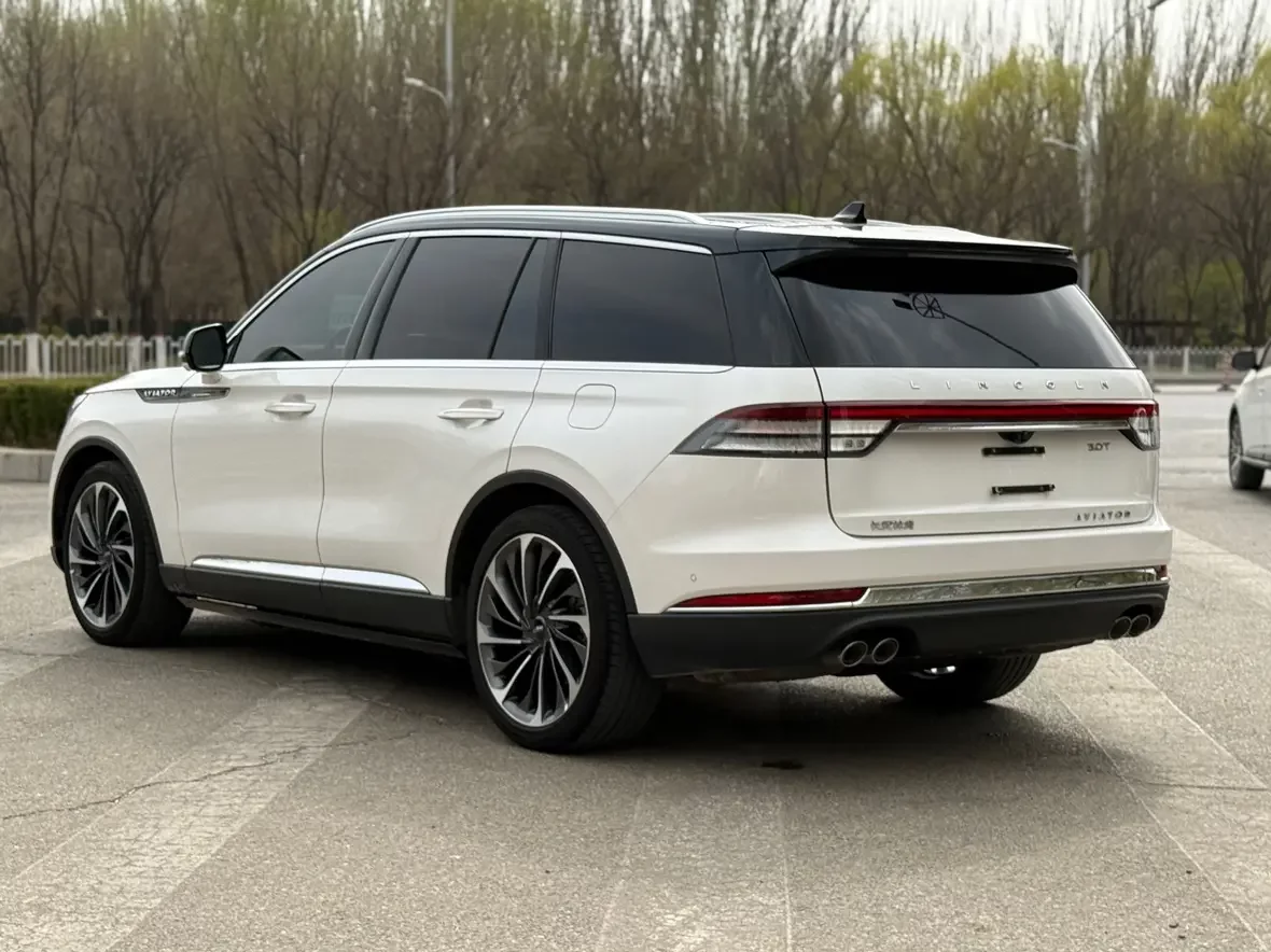 Lincoln aviator