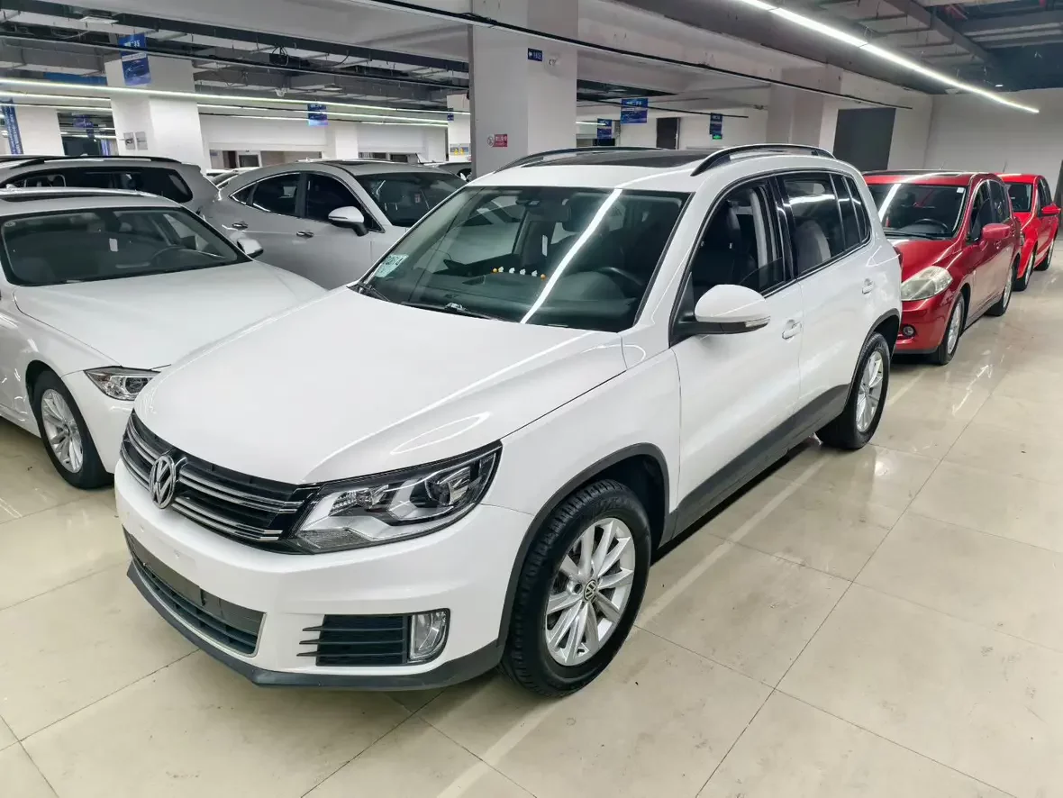 Volkswagen Tiguan (Tharu)