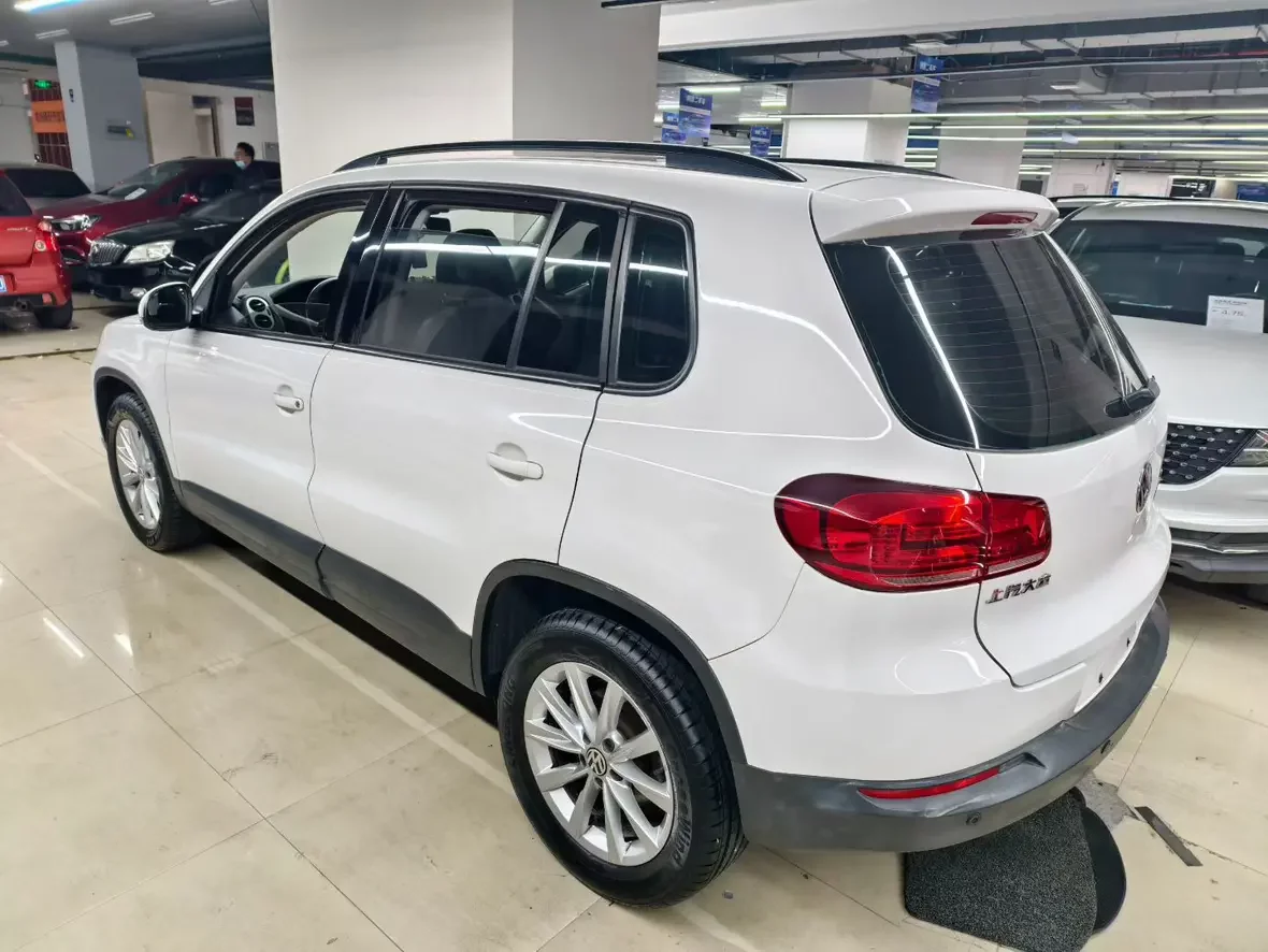Volkswagen Tiguan (Tharu)