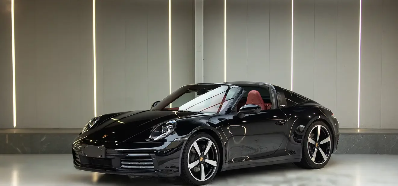 PORSCHE 911