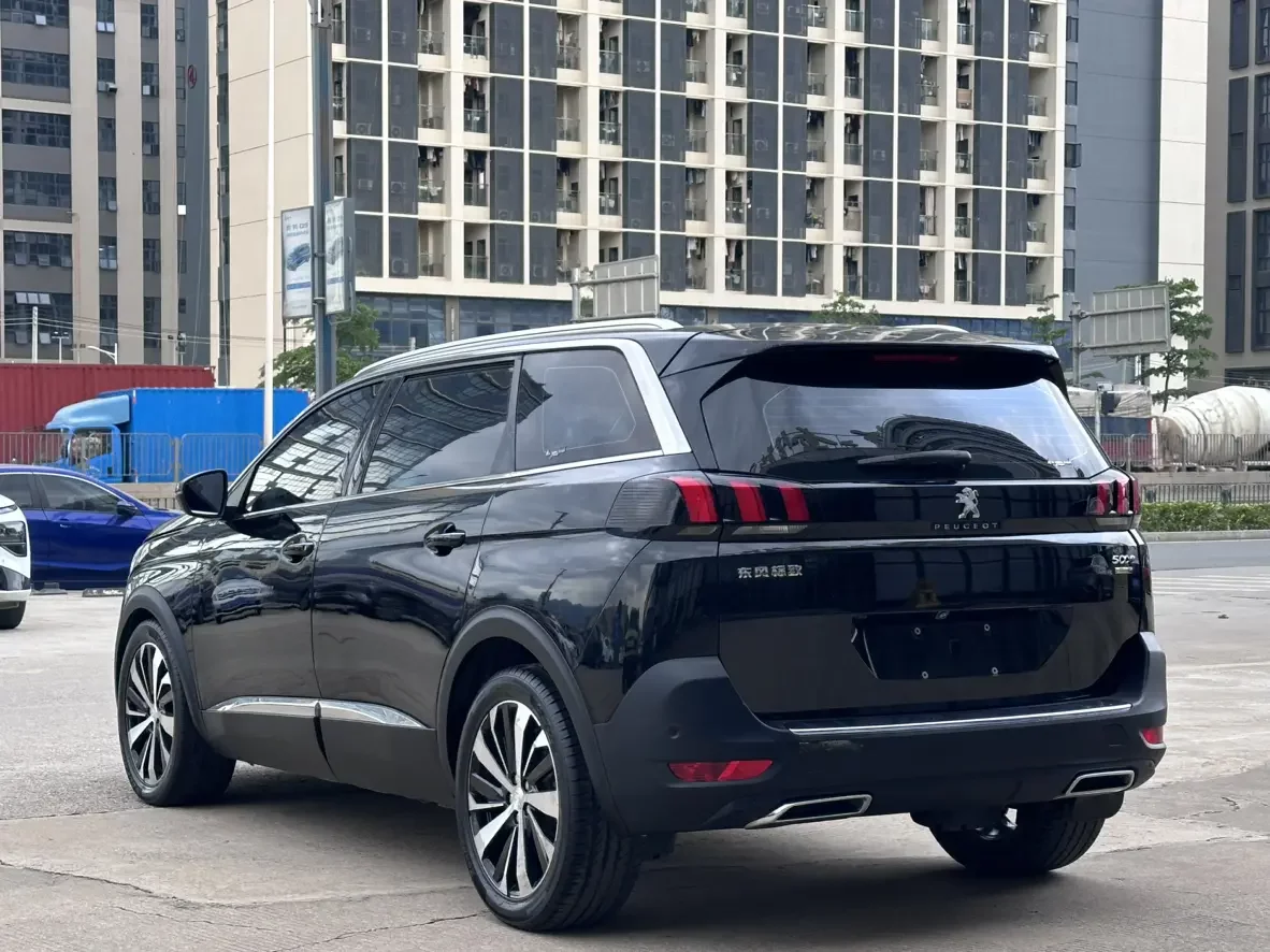 Peugeot 5008