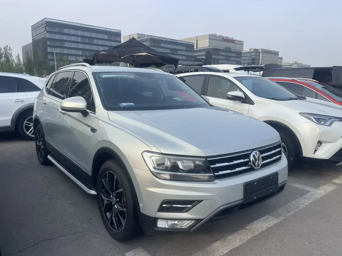 Volkswagen Tiguan L