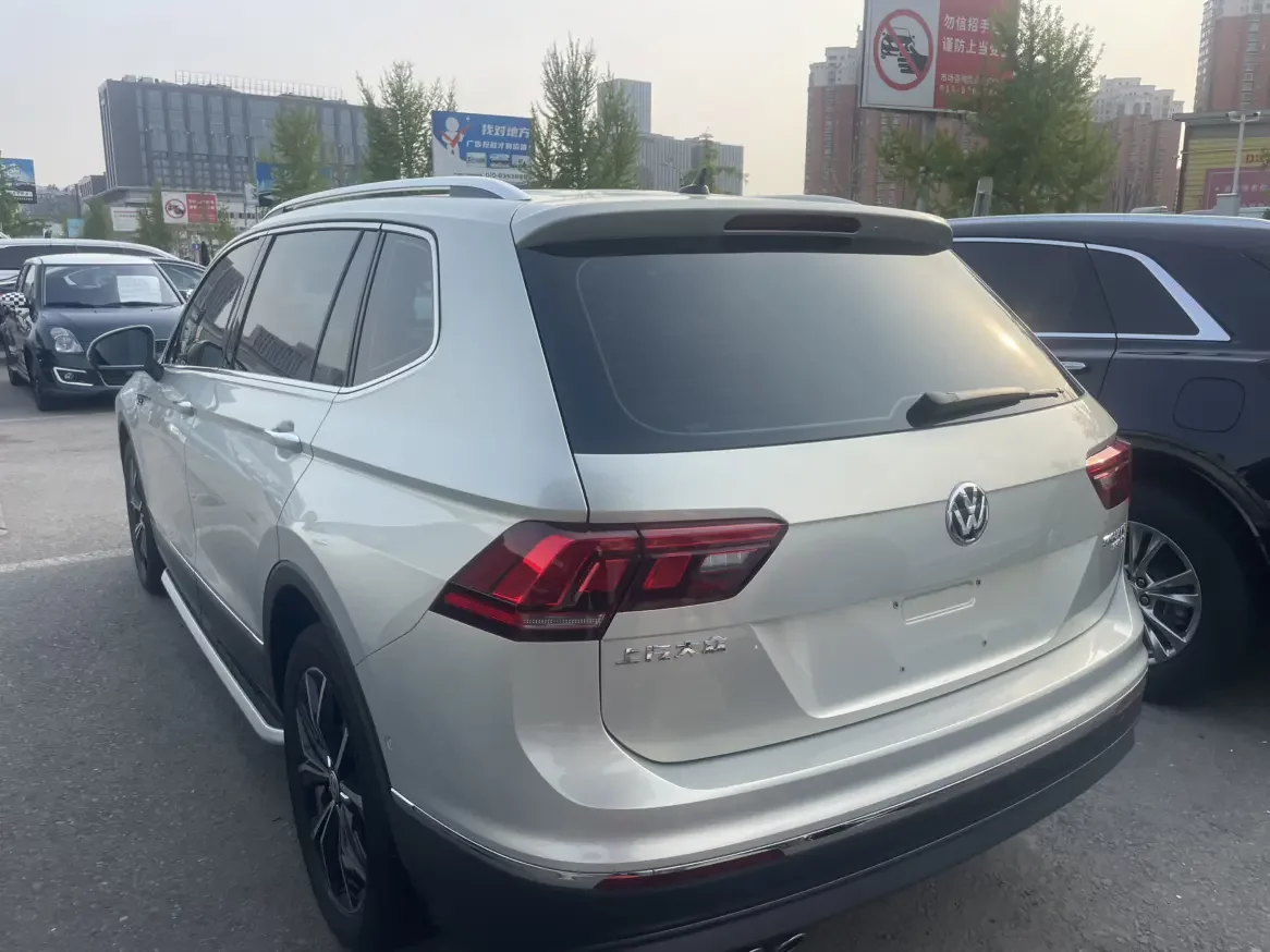 Volkswagen Tiguan L