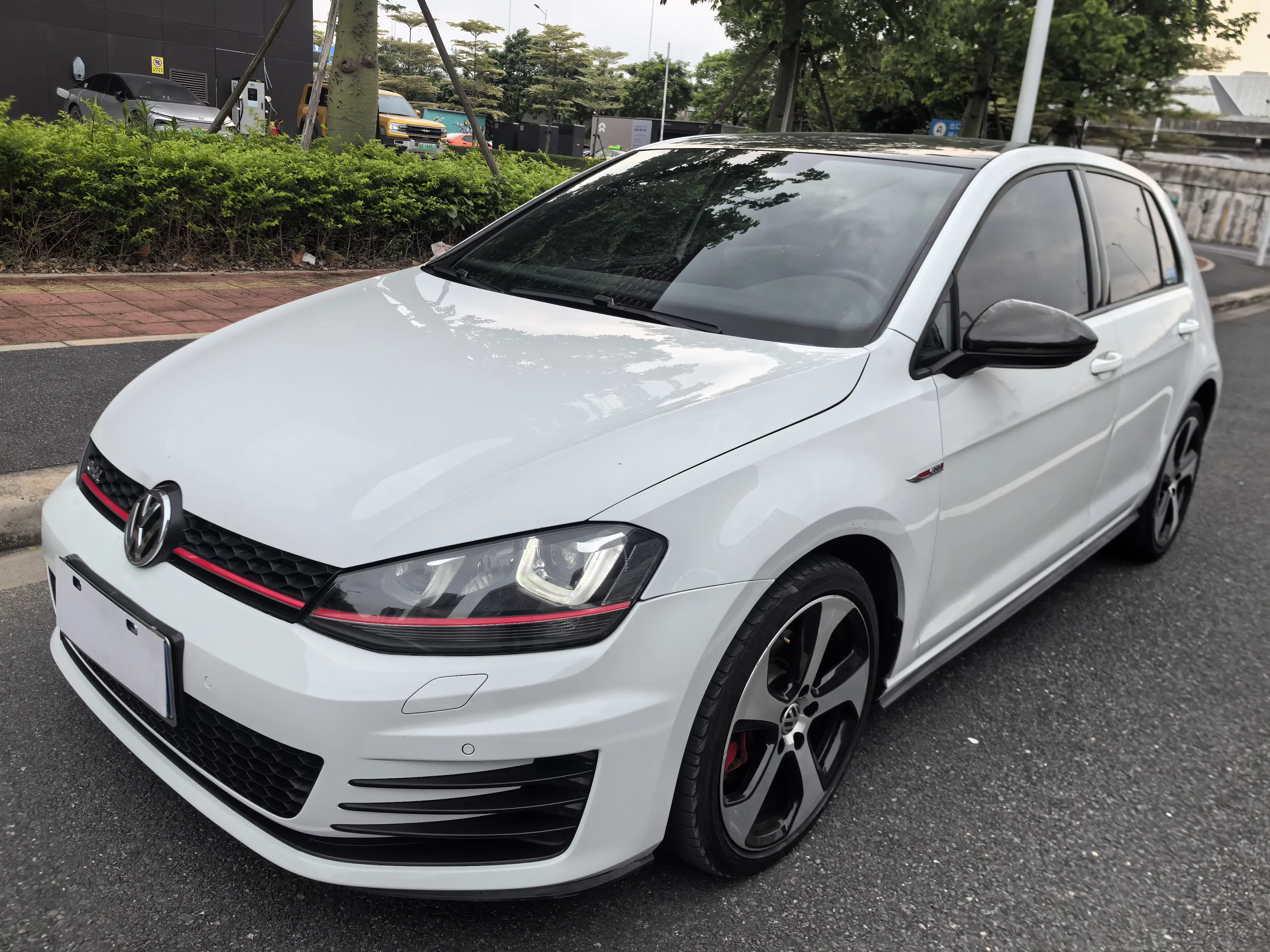 Volkswagen Golf GTI