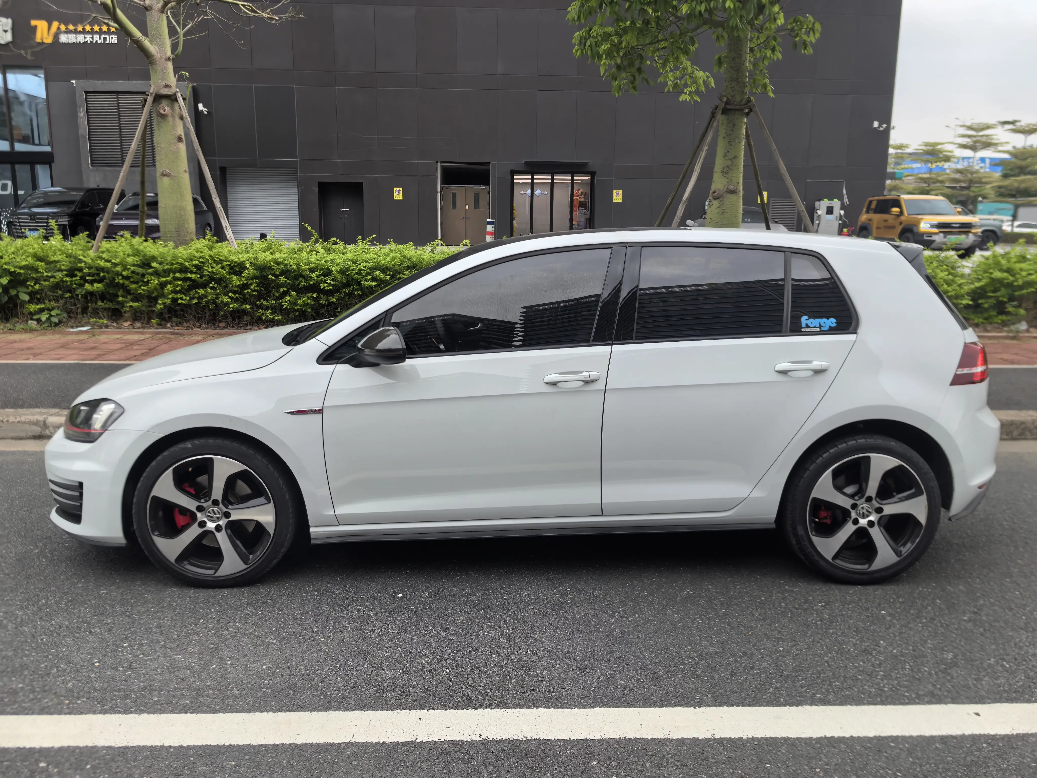 Volkswagen Golf GTI