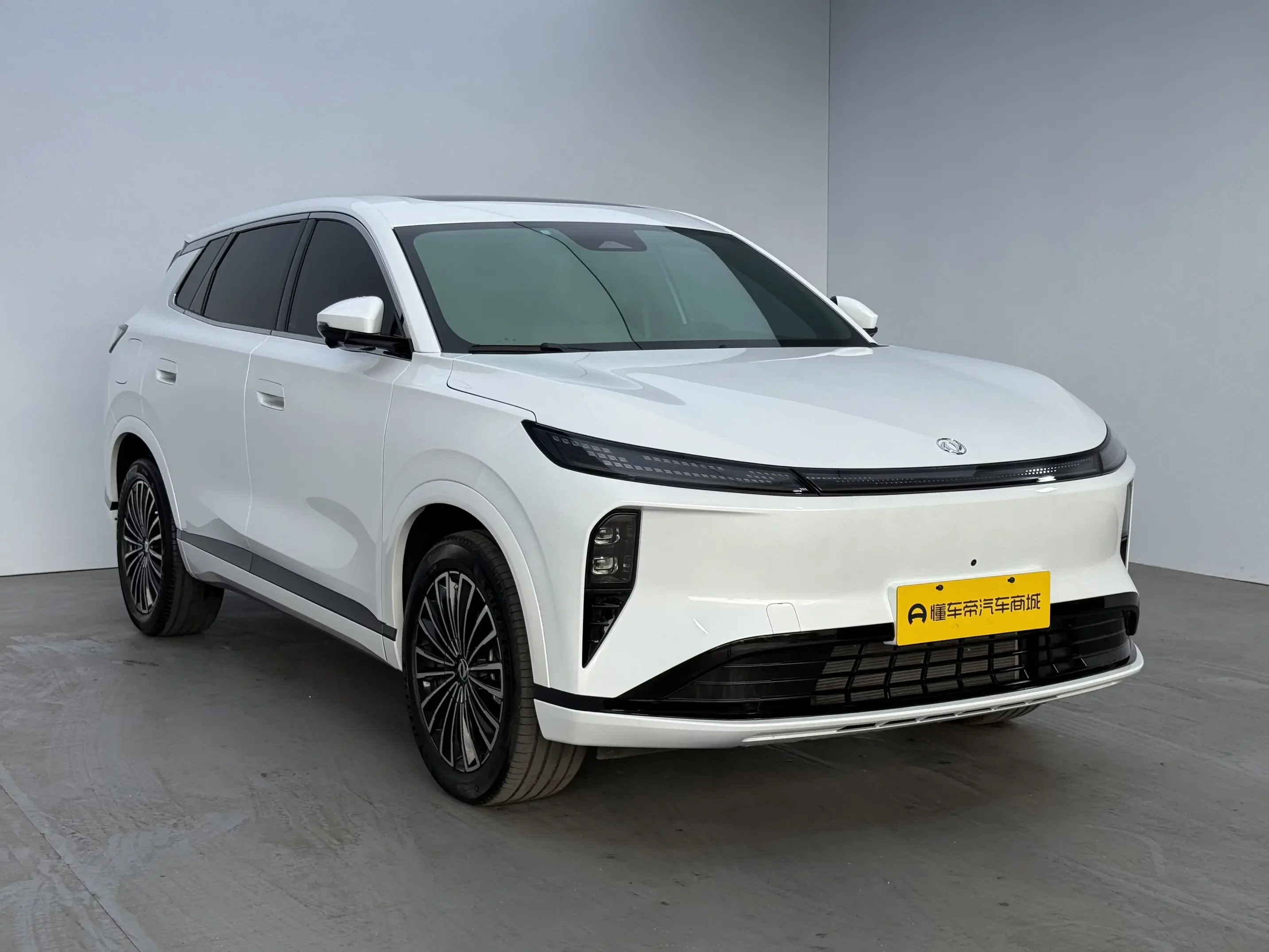 Dongfeng Fengshen L8 PHEV