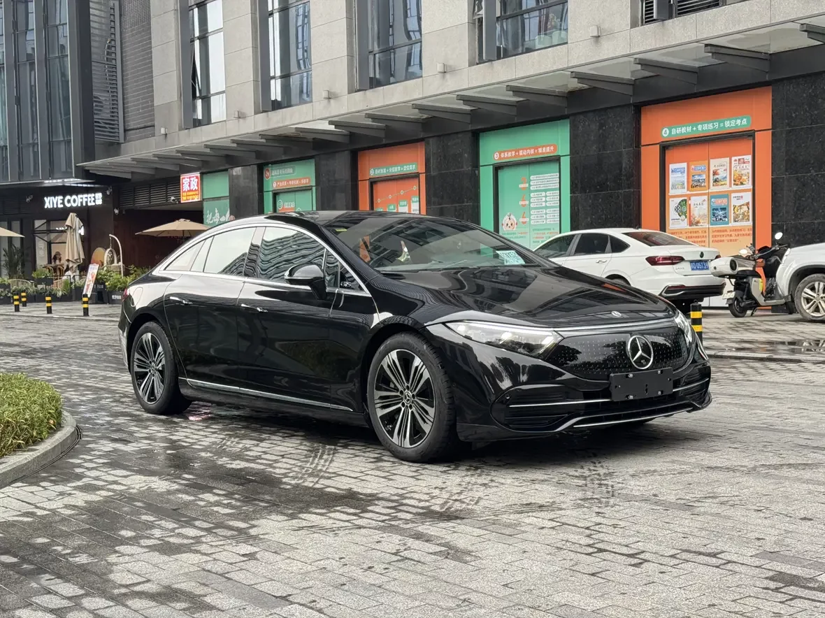 Mercedes-Benz EQS
