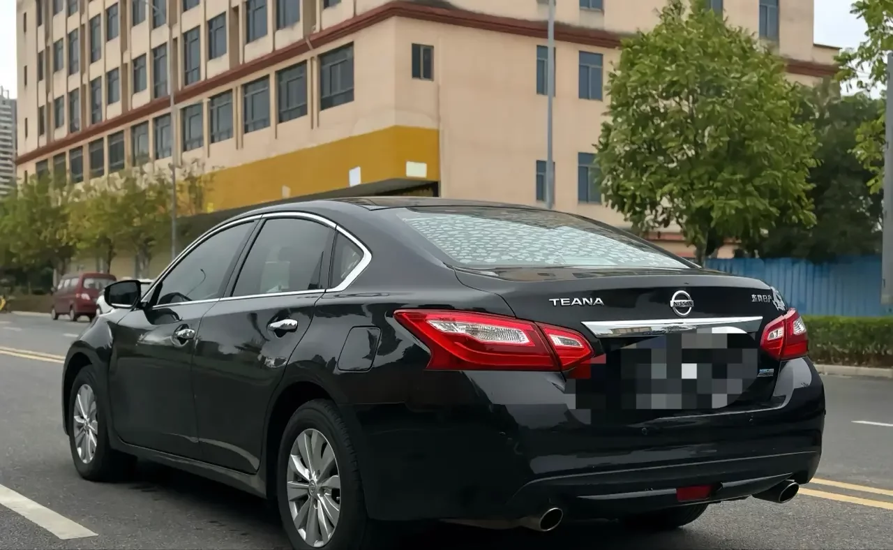Nissan Altima
