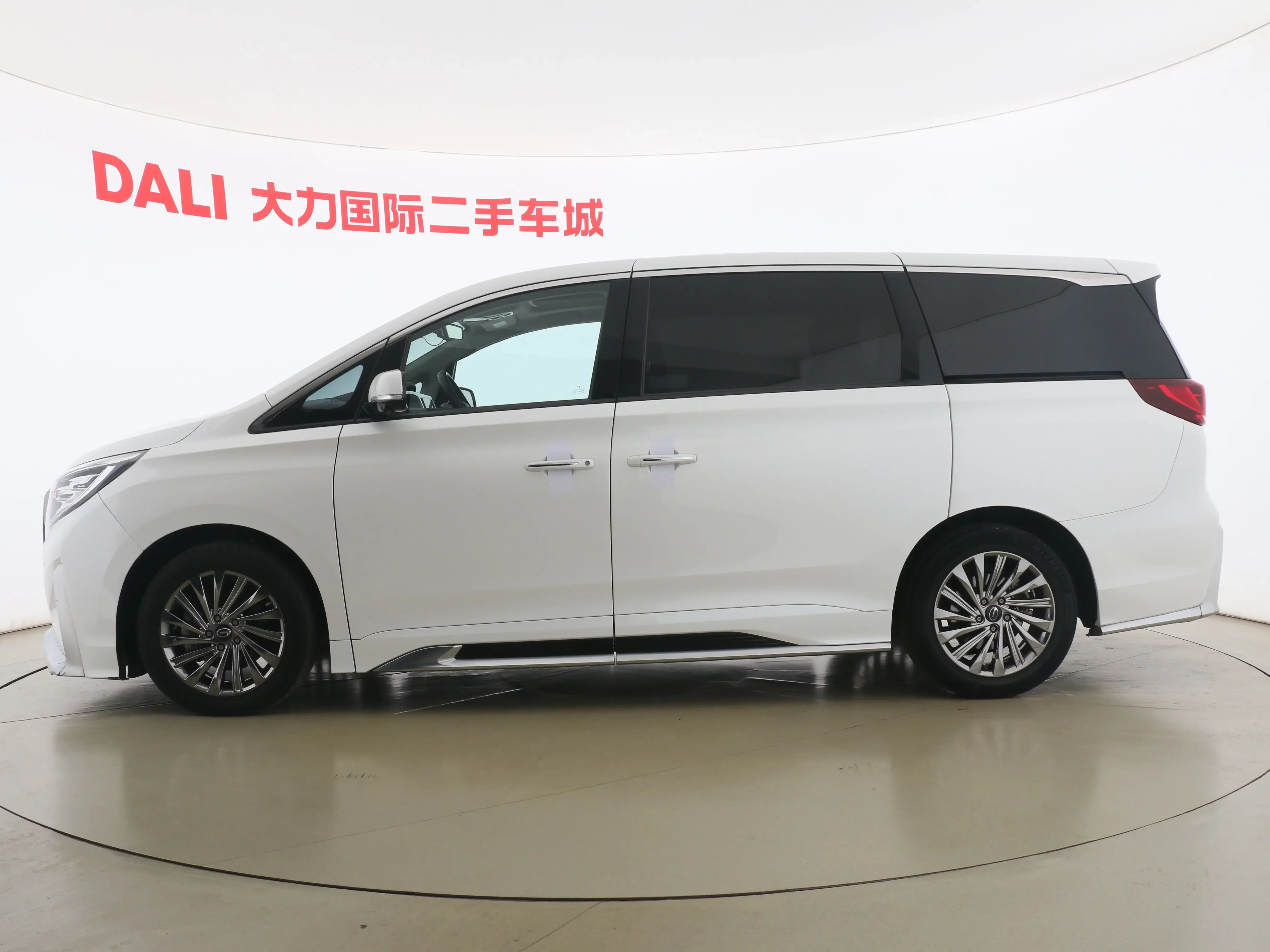 GAC Trumpchi M8