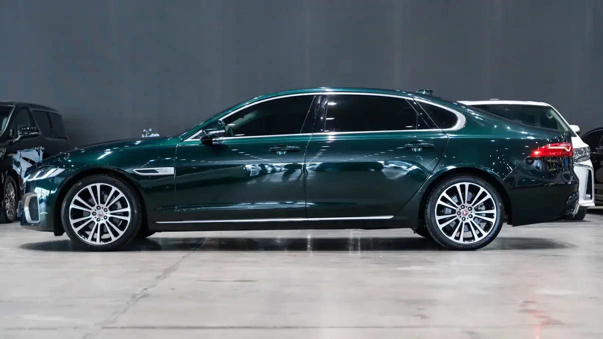 Jaguar XFL