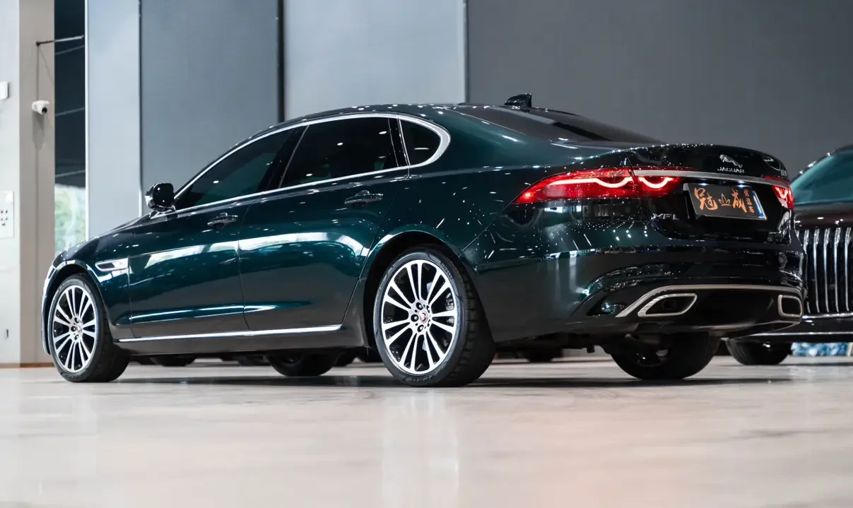 Jaguar XFL