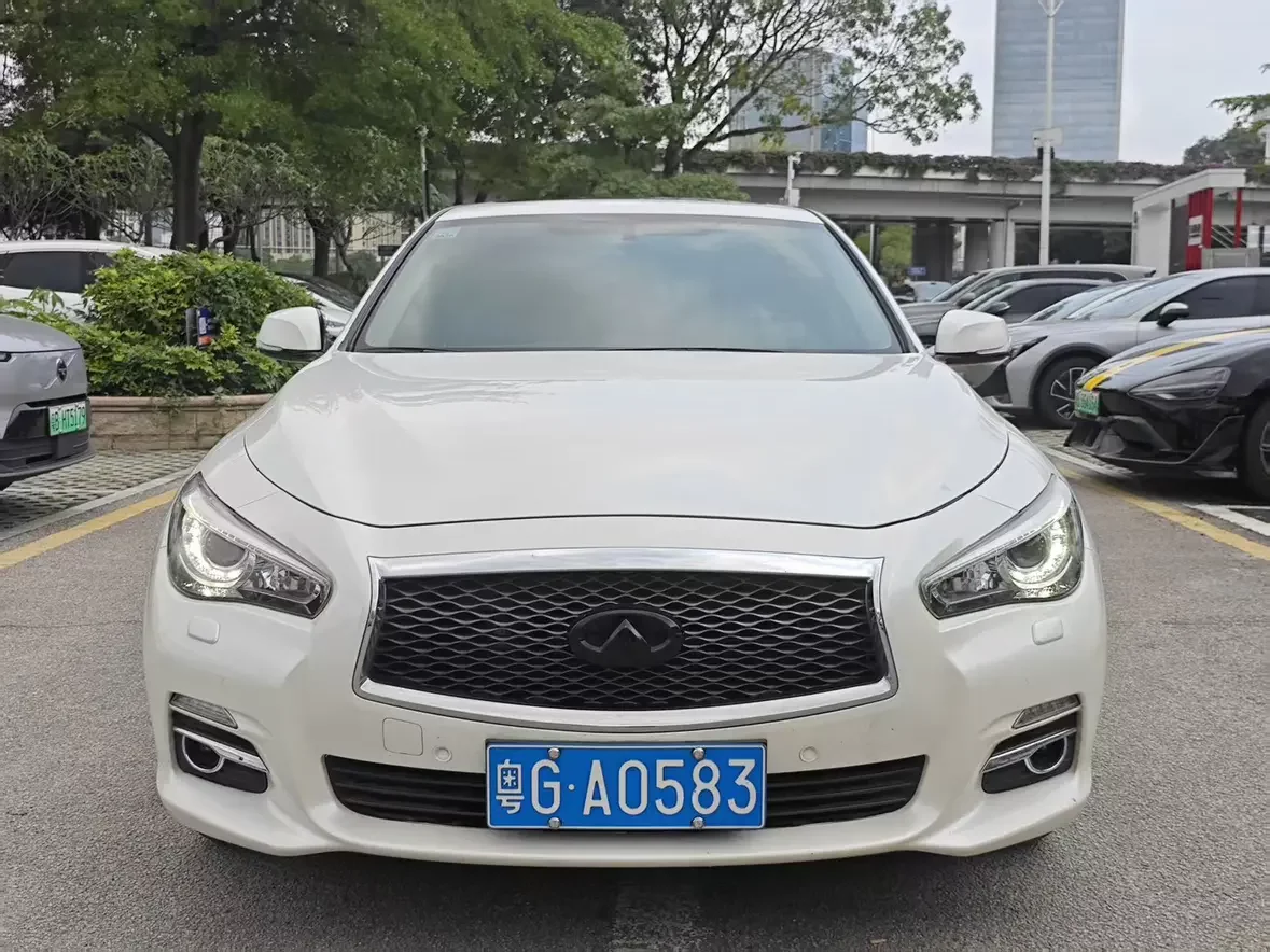 Infiniti Q50L