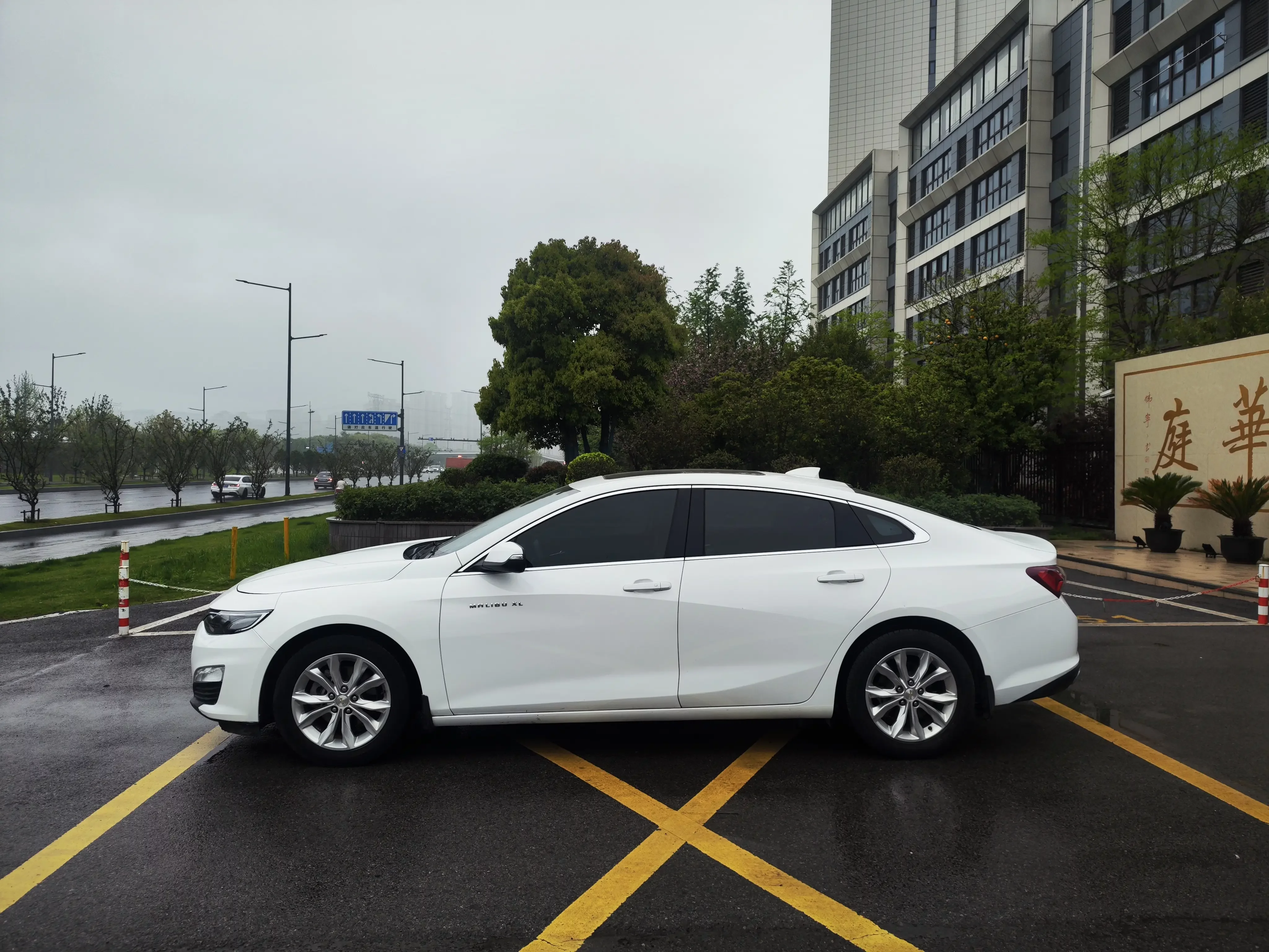 Chevrolet Malibu XL