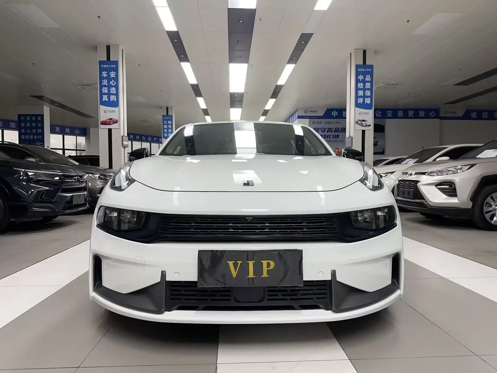 Lynk & Co 03