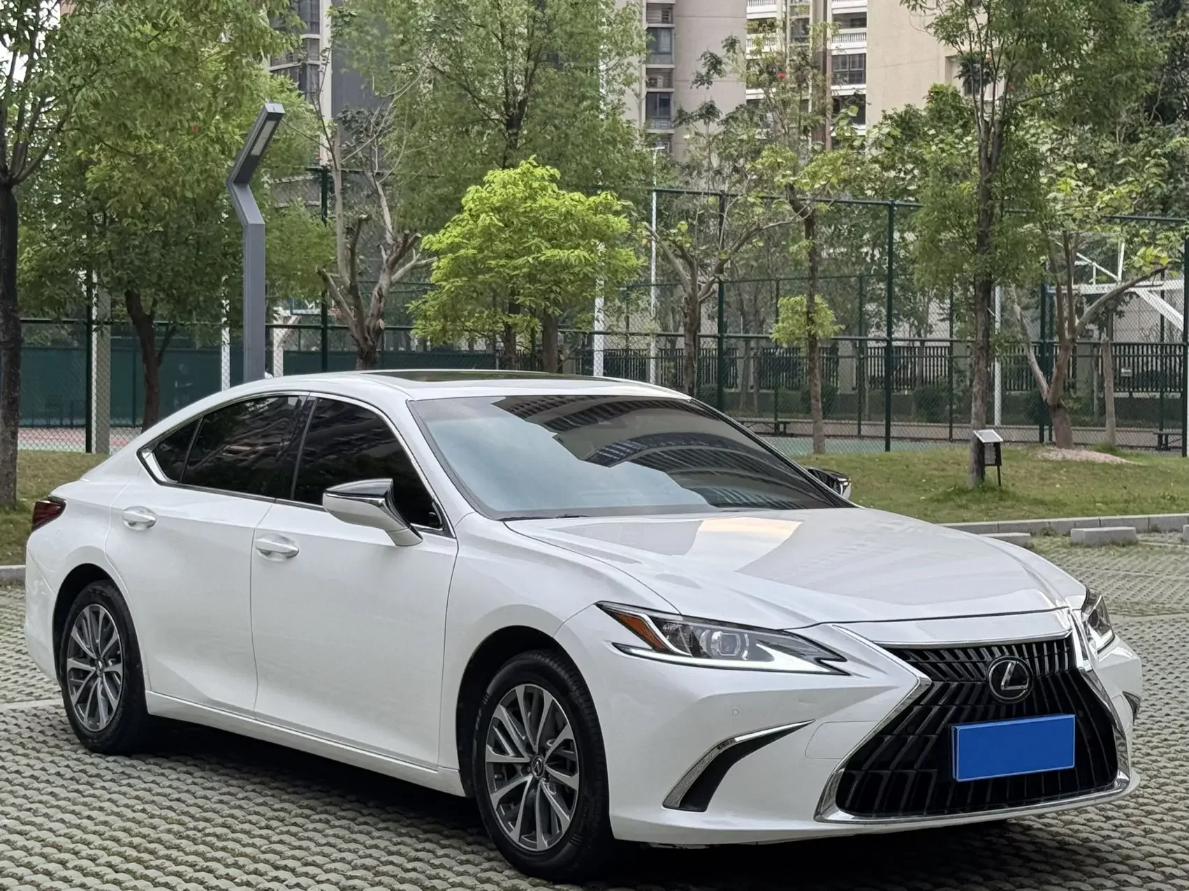 Lexus ES