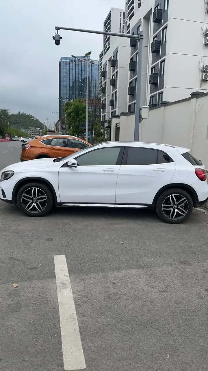 Mercedes-Benz GLA