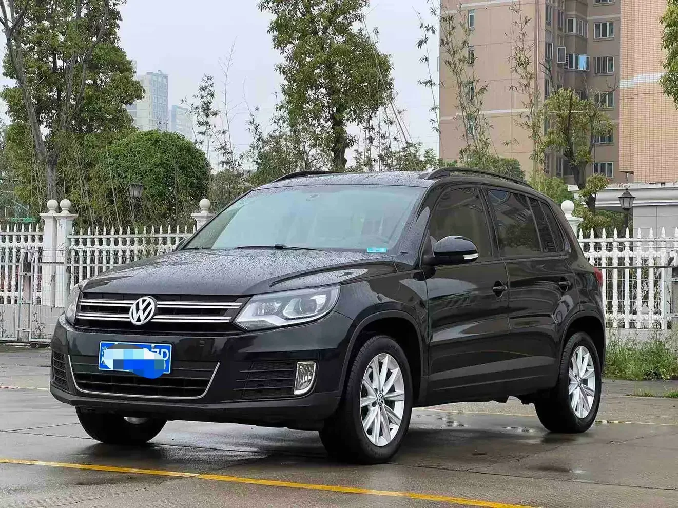 Volkswagen Tiguan (Tharu)