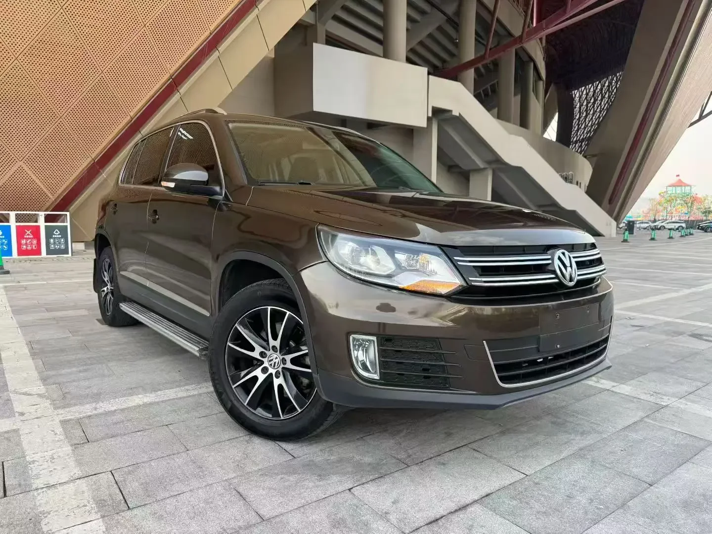Volkswagen Tiguan (Tharu)