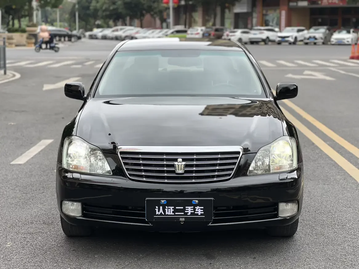 Toyota crown