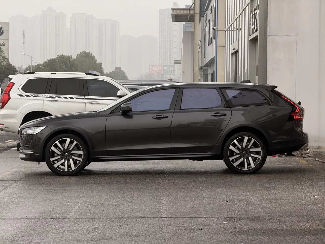 Volvo V90